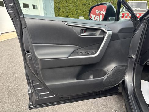 Certified 2025 Toyota RAV4 XLE w/ Convenience Package image 16