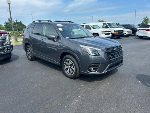 Used 2023 Subaru Forester Premium AWD/4WD image 2