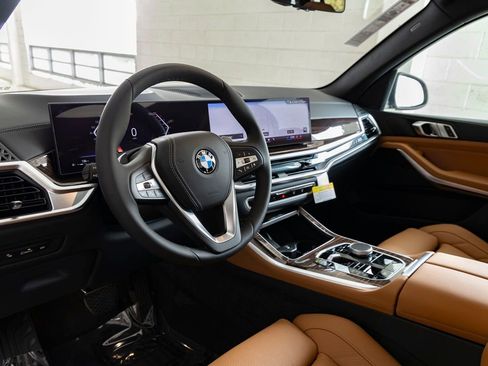 New 2026 BMW X5 sDrive40i image 15