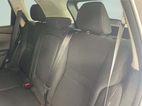 Used 2024 Nissan Rogue S AWD/4WD image 10