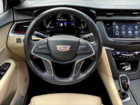 Used 2019 Cadillac XT5 Premium Luxury w/ Driver Assist Package image 5