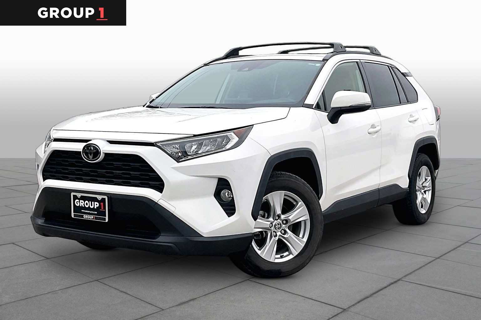 Used 2020 Toyota RAV4 XLE w/ Convenience Package FWD image 1