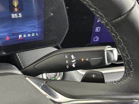 New 2026 Chevrolet Equinox LT w/ Convenience Package II FWD image 17