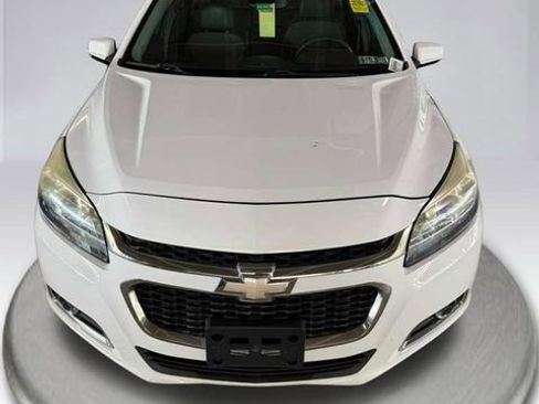 Used 2015 Chevrolet Malibu LT FWD image 2