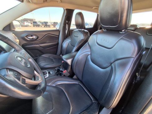 Used 2017 Jeep Cherokee Limited image 10