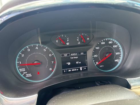 Used 2023 Chevrolet Traverse LT FWD image 9