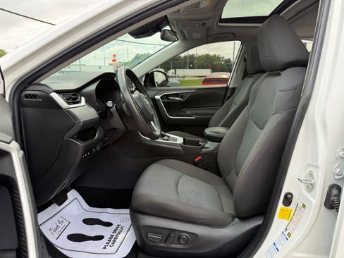 Used 2022 Toyota RAV4 XLE w/ Convenience Package AWD/4WD image 26