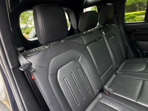 Used 2022 Land Rover Defender 110 X-Dynamic HSE AWD/4WD image 24