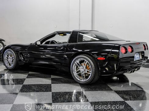 Used 2004 Chevrolet Corvette Coupe w/ Preferred Equipment Group image 6