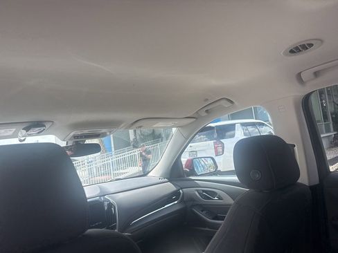 Used 2020 Chevrolet Traverse LT image 16