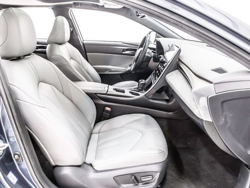 Used 2021 Toyota Avalon XLE w/ Moonroof Package FWD image 33