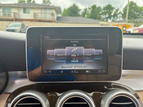 Used 2017 Mercedes-Benz GLC 300 image 32