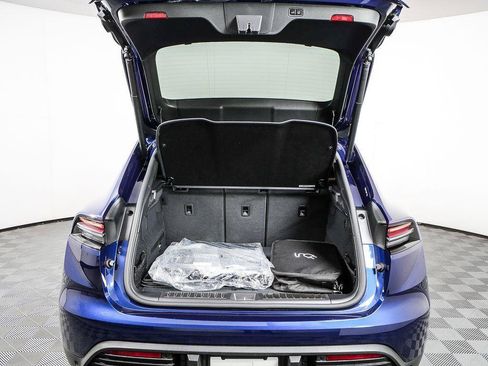 New 2026 Porsche Macan Electric RWD image 32