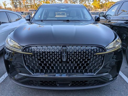 Certified 2025 Lincoln Aviator Reserve image 9