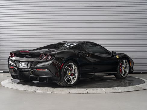 Used 2022 Ferrari F8 Tributo RWD image 12