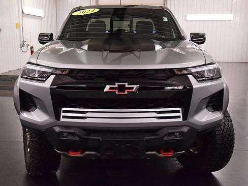 Used 2024 Chevrolet Colorado ZR2 w/ ZR2 Convenience Package III image 2
