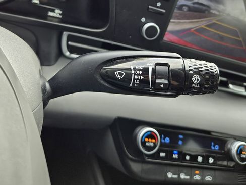 Used 2023 Hyundai Elantra SEL image 18