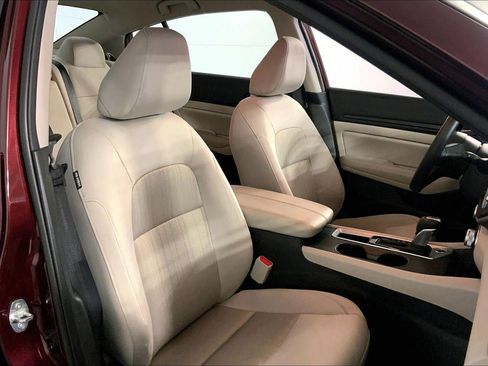 Used 2025 Nissan Altima 2.5 SV image 7