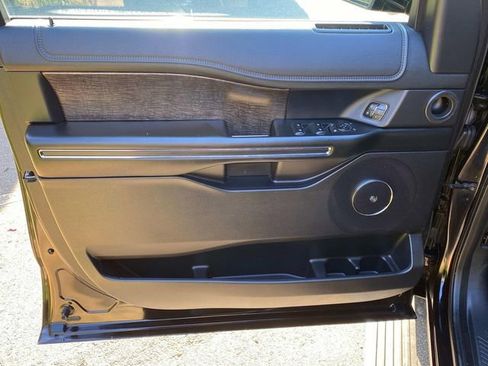 Used 2019 Ford Expedition Limited w/ Equipment Group 302A image 13