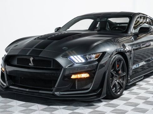 Used 2020 Ford Mustang Shelby GT500 w/ Carbon Fiber Track Pack image 19