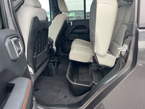 Certified 2021 Jeep Gladiator Mojave image 17