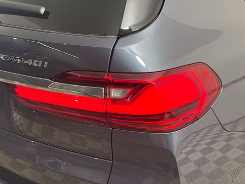 Used 2022 BMW X7 xDrive40i w/ Parking Assistance Package image 34