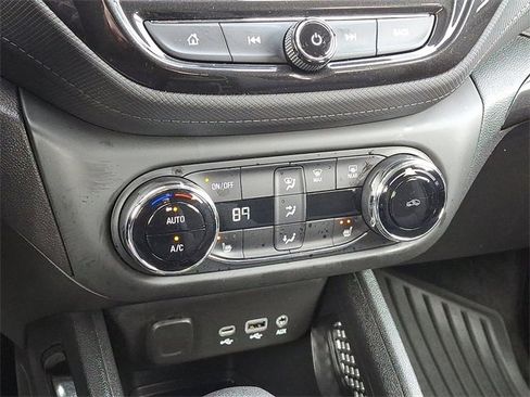 Used 2022 Chevrolet TrailBlazer LT w/ Convenience Package image 18