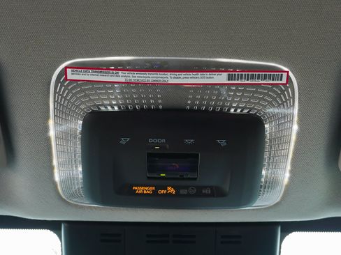 Certified 2024 Toyota Prius LE AWD/4WD image 29