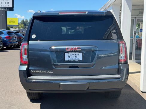 Used 2019 GMC Yukon XL SLT w/ Open Road Package AWD/4WD image 4