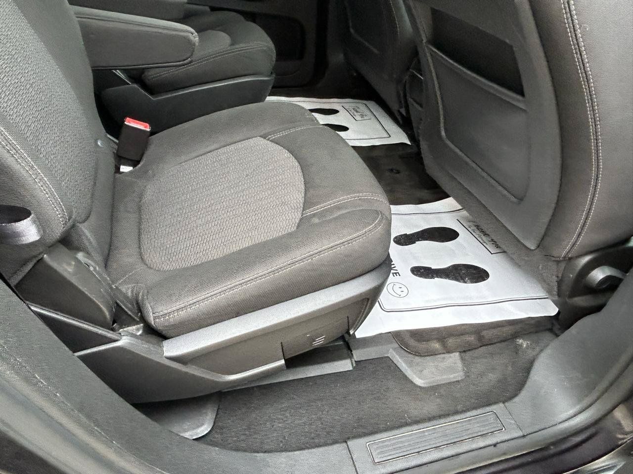 Used 2017 Chevrolet Traverse LT FWD image 11