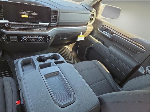 New 2026 GMC Sierra 1500 SLE w/ Preferred Package image 12
