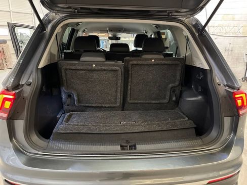 Used 2023 Volkswagen Tiguan SE FWD image 25