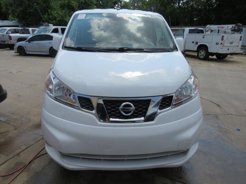 Used 2019 Nissan NV200 SV w/ Navigation Package FWD image 2