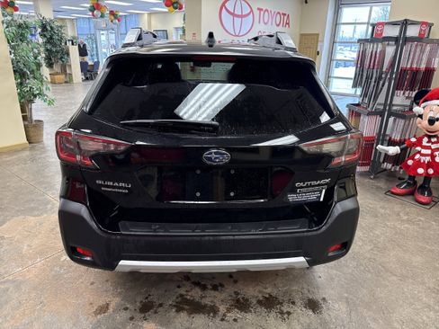 Used 2024 Subaru Outback Touring XT image 11