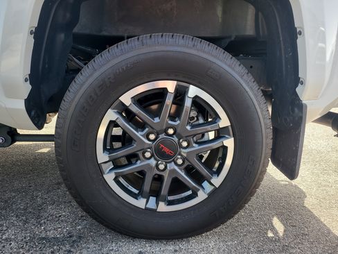 Used 2025 Toyota Tacoma TRD Sport w/ TRD Sport Premium Package AWD/4WD image 9