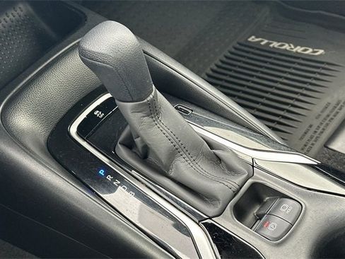 Used 2020 Toyota Corolla LE image 23