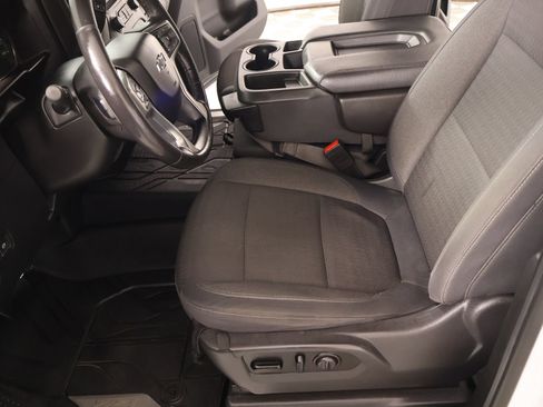 Used 2019 Chevrolet Silverado 1500 LT Trail Boss w/ Convenience Package AWD/4WD image 11