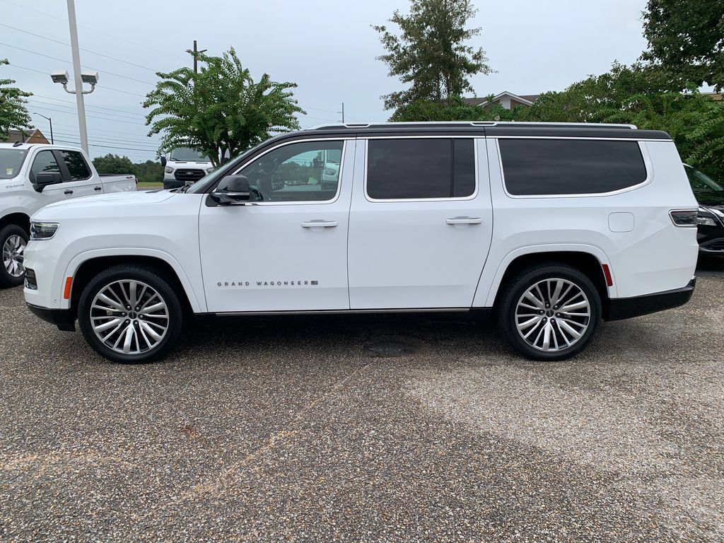 Used 2024 Jeep Grand Wagoneer L Series III AWD/4WD image 5