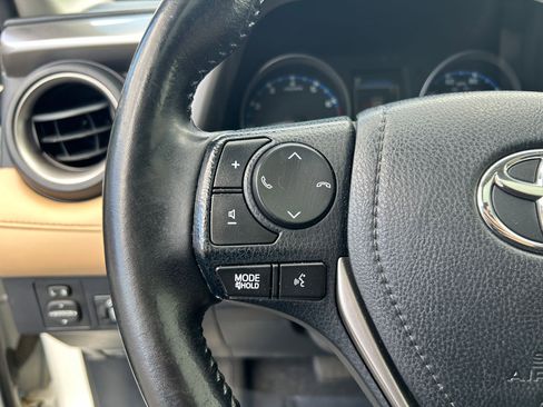 Used 2017 Toyota RAV4 XLE AWD/4WD image 15