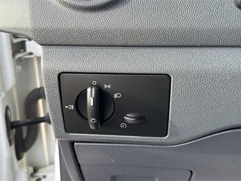 Used 2013 Ford Transit Connect XLT image 8