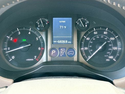 Used 2016 Lexus GX 460 image 17