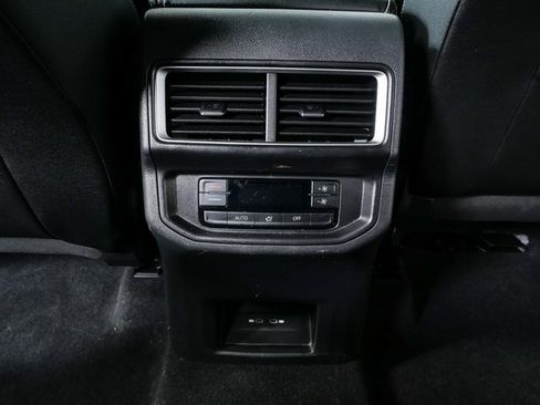 Certified 2025 Volkswagen Atlas SE image 10