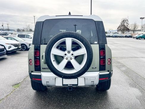 Used 2021 Land Rover Defender 90 First Edition image 7