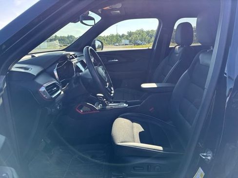 Used 2023 Chevrolet TrailBlazer RS w/ Convenience Package FWD image 8