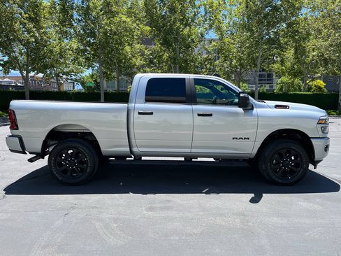 Used 2026 RAM 2500 Big Horn AWD/4WD image 5