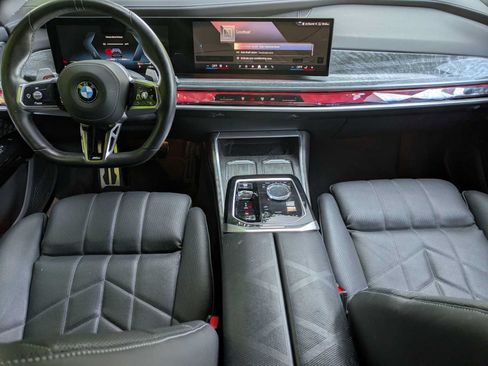 Used 2024 BMW 760i xDrive w/ Executive Package AWD/4WD image 17