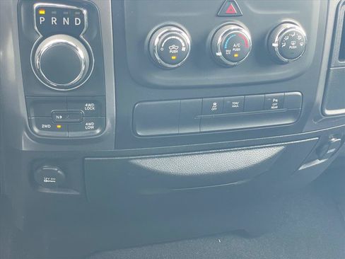 Used 2024 RAM 1500 Warlock AWD/4WD image 18