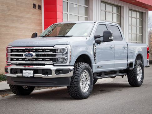 Used 2025 Ford F350 Lariat image 8