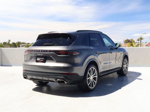 Certified 2023 Porsche Cayenne Platinum Edition AWD/4WD image 9