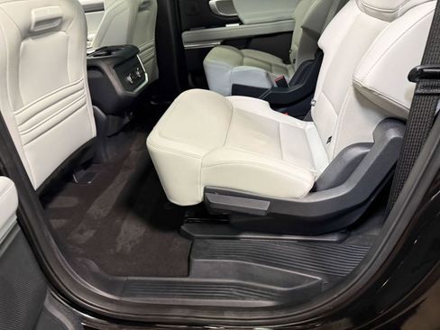 Used 2025 Ford Expedition Max Platinum w/ Driver's Package AWD/4WD image 47